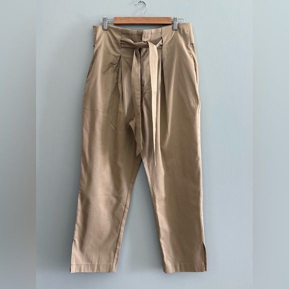 Halston High Waist Belted Tapered Pants Tan Paperbag Trouser M - Picture 2 of 7
